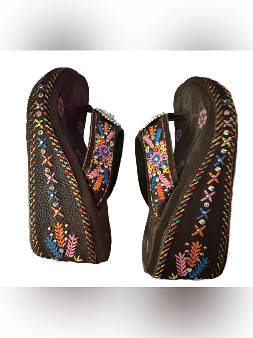 AMAZING MONTANA WEST-Brown Embroidered Wedge Thong Sandals⭐️LIKE NEW⭐️